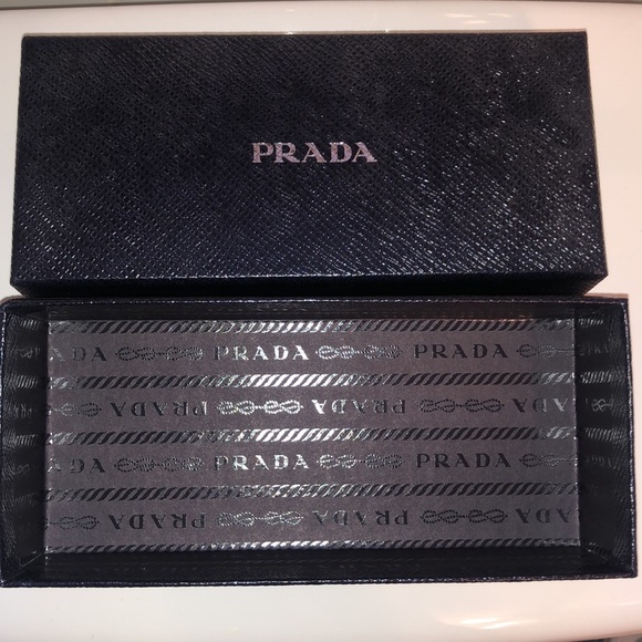 Prada Sunglasses Brand New - Picture 3 of 7